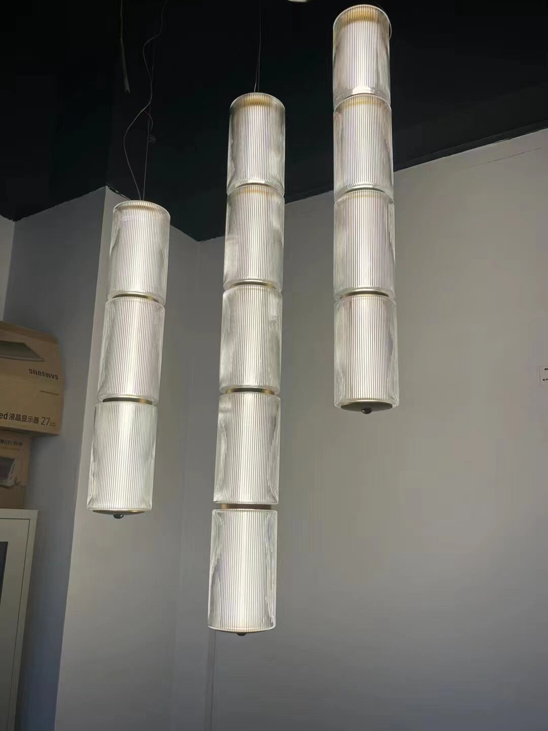 Parduuda-Glass-Cylinder-Tube-Pendant-Lamp.png